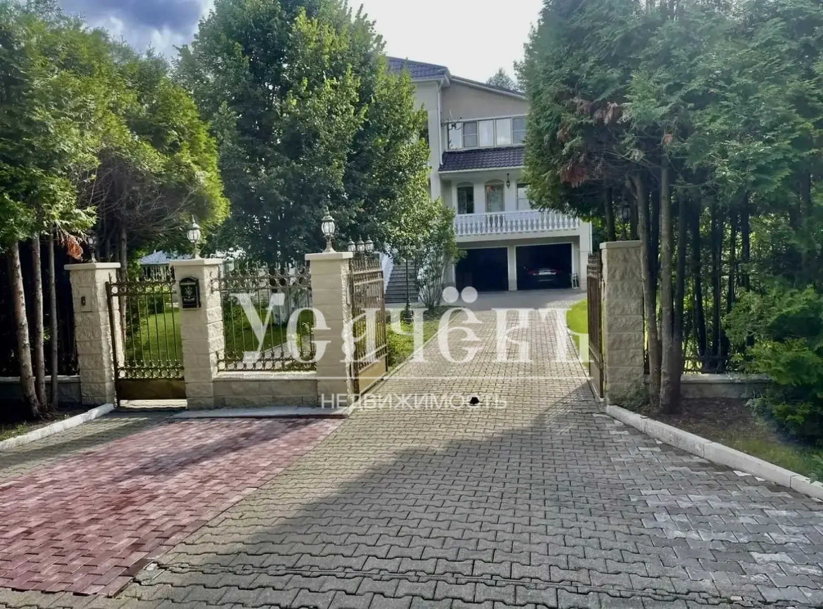 Загородный дом 455 м²