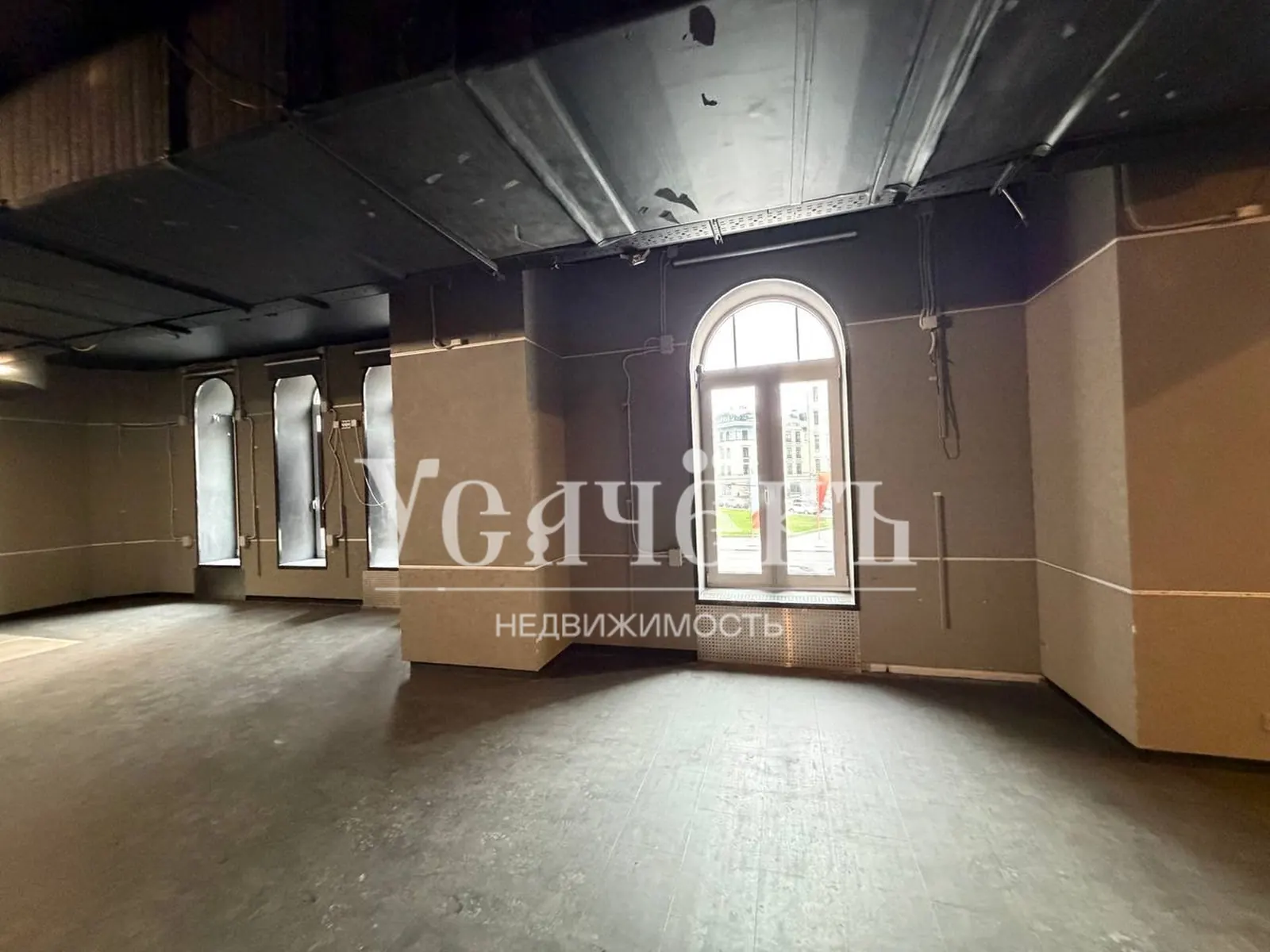 Коммерческое помещение 718,3 м²