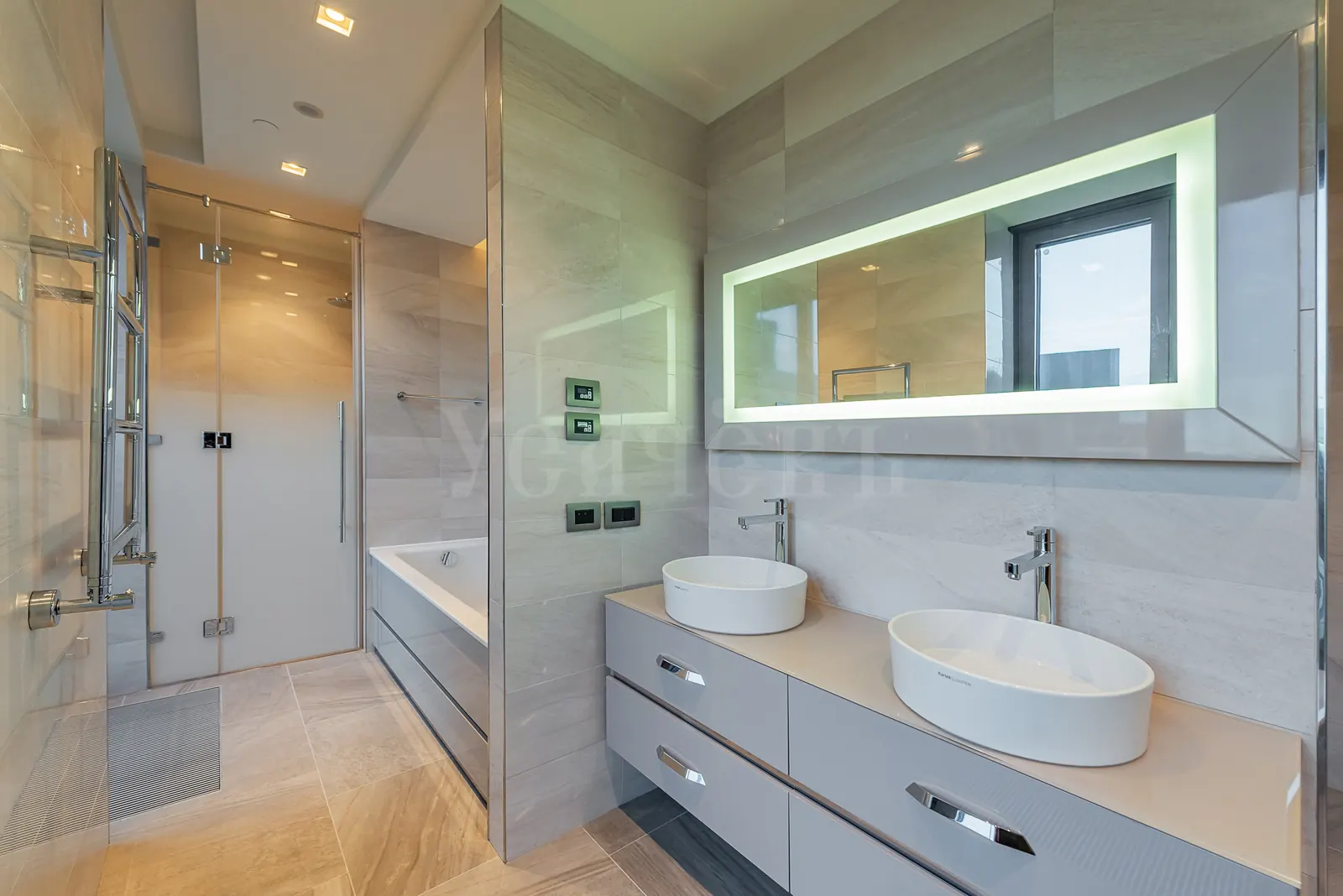 4-комнатная квартира 219,6 м² в ЖК «ВТБ Арена парк»