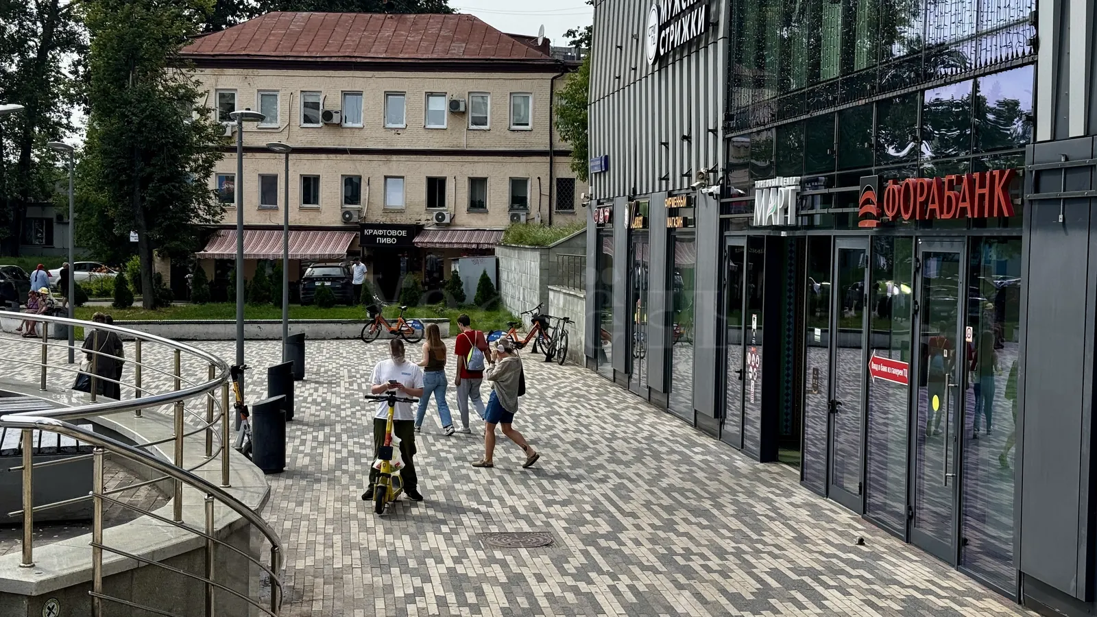 Коммерческое помещение 3 952,6 м²
