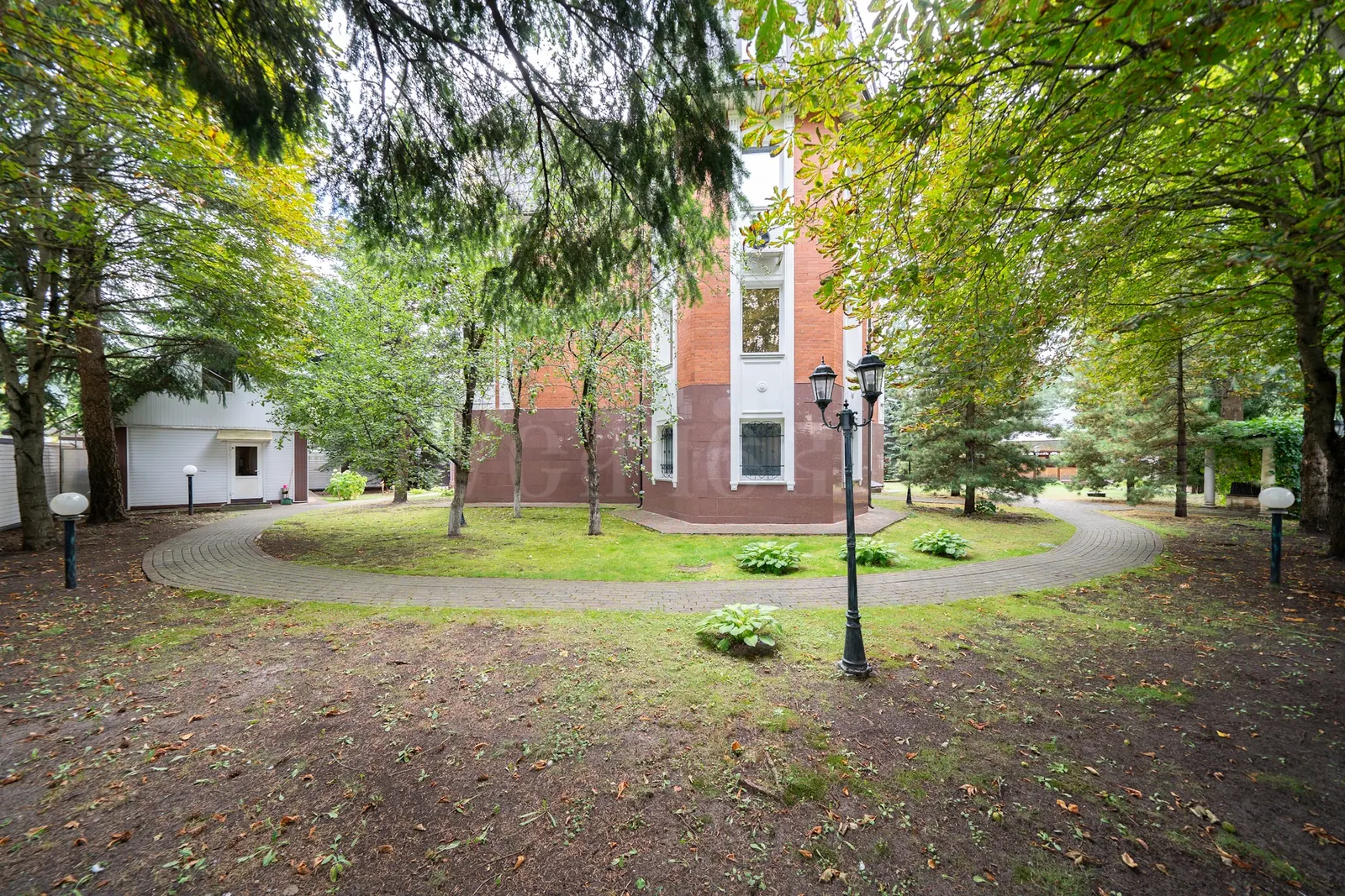 Загородный дом 968,7 м²
