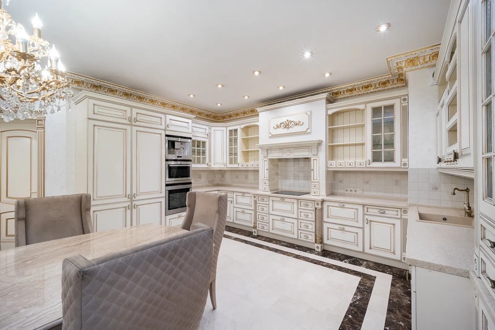 4-комнатная квартира 197,6 м² в ЖК «Корона Эйр»
