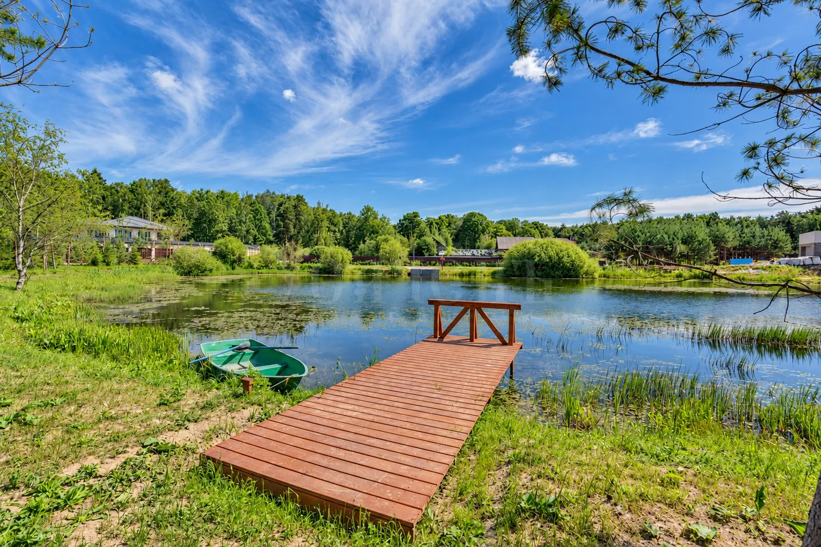 Загородный дом 1 500 м²
