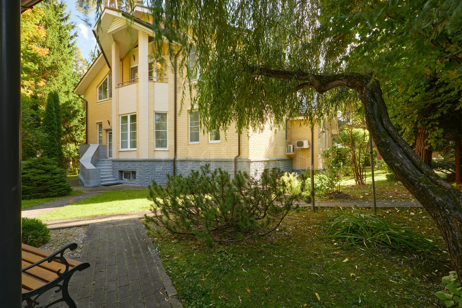 Загородный дом 450 м²