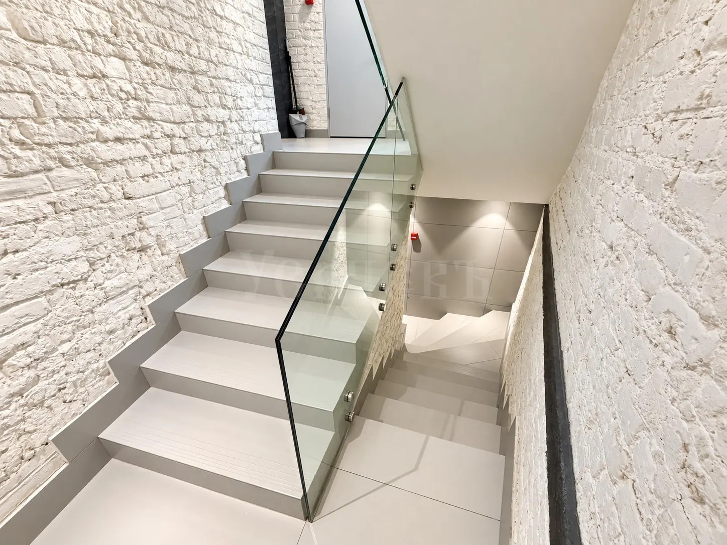 Коммерческое помещение 298,7 м²