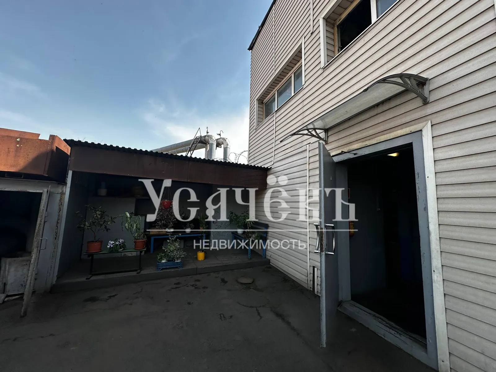 Коммерческое помещение 1 335,7 м²