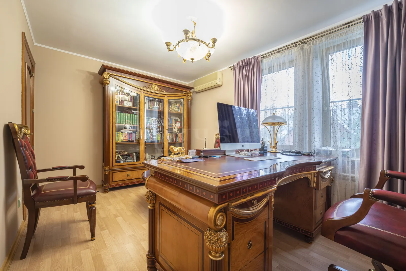 Загородный дом 454,9 м²