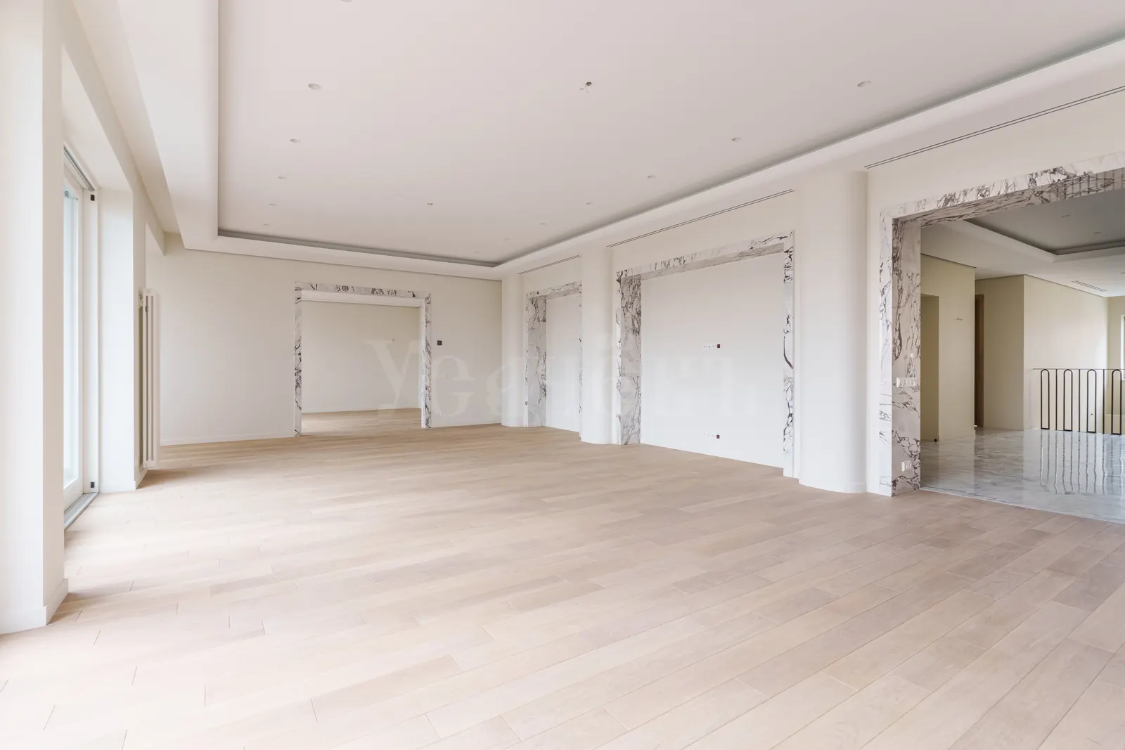 Квартира 541,8 м²