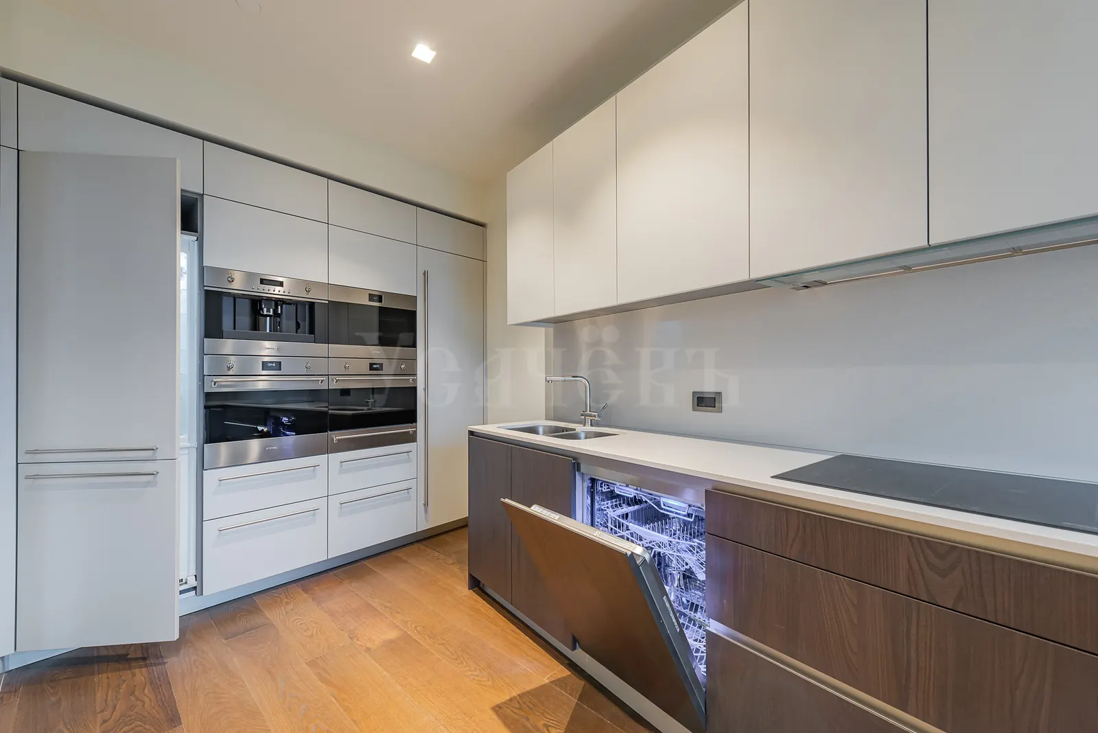 4-комнатная квартира 219,6 м² в ЖК «ВТБ Арена парк»