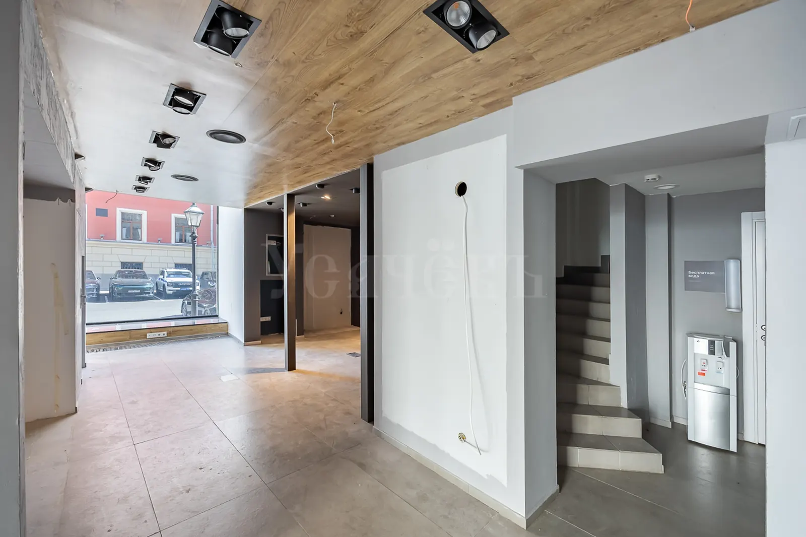 Коммерческое помещение 232 м²