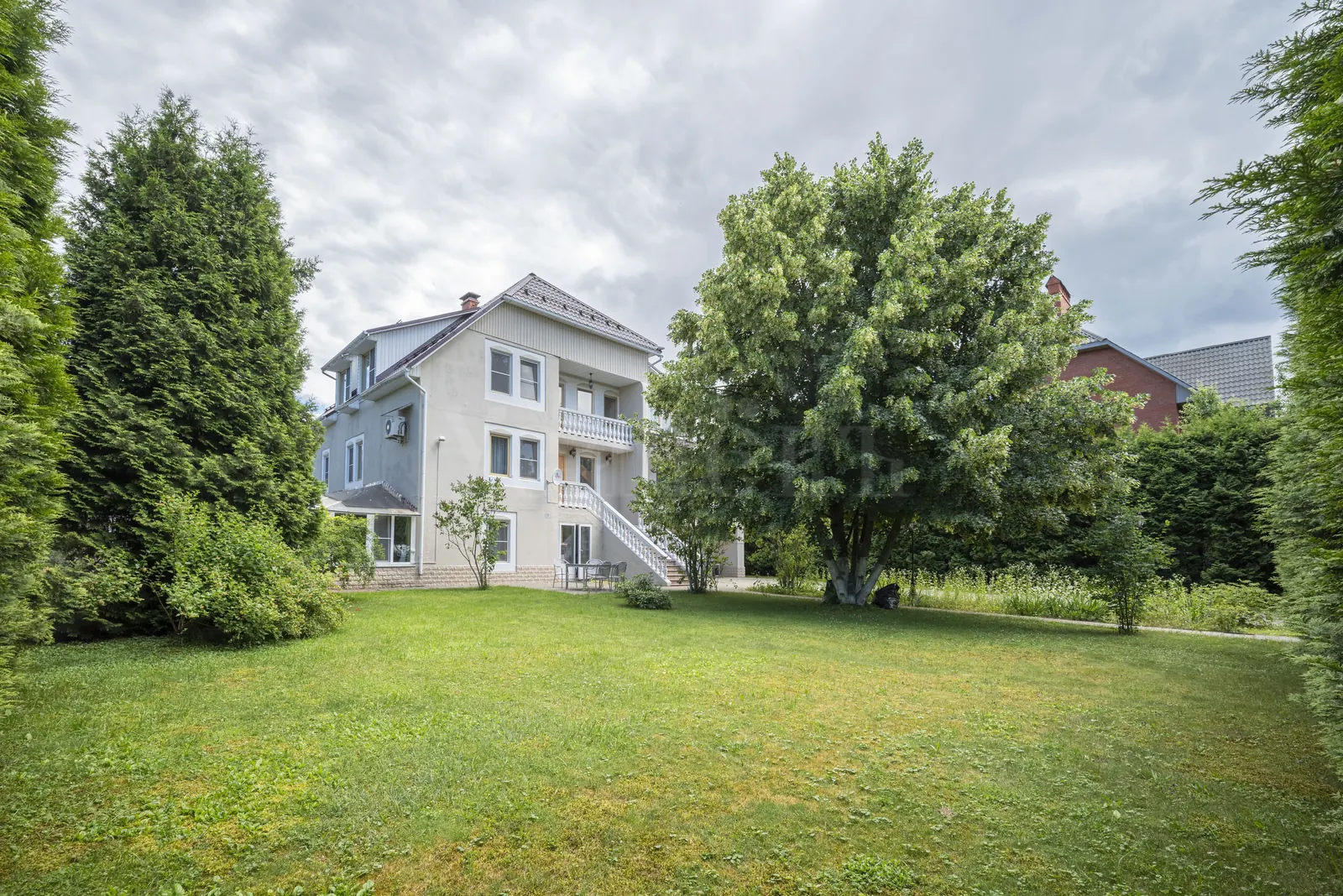 Загородный дом 454,9 м²