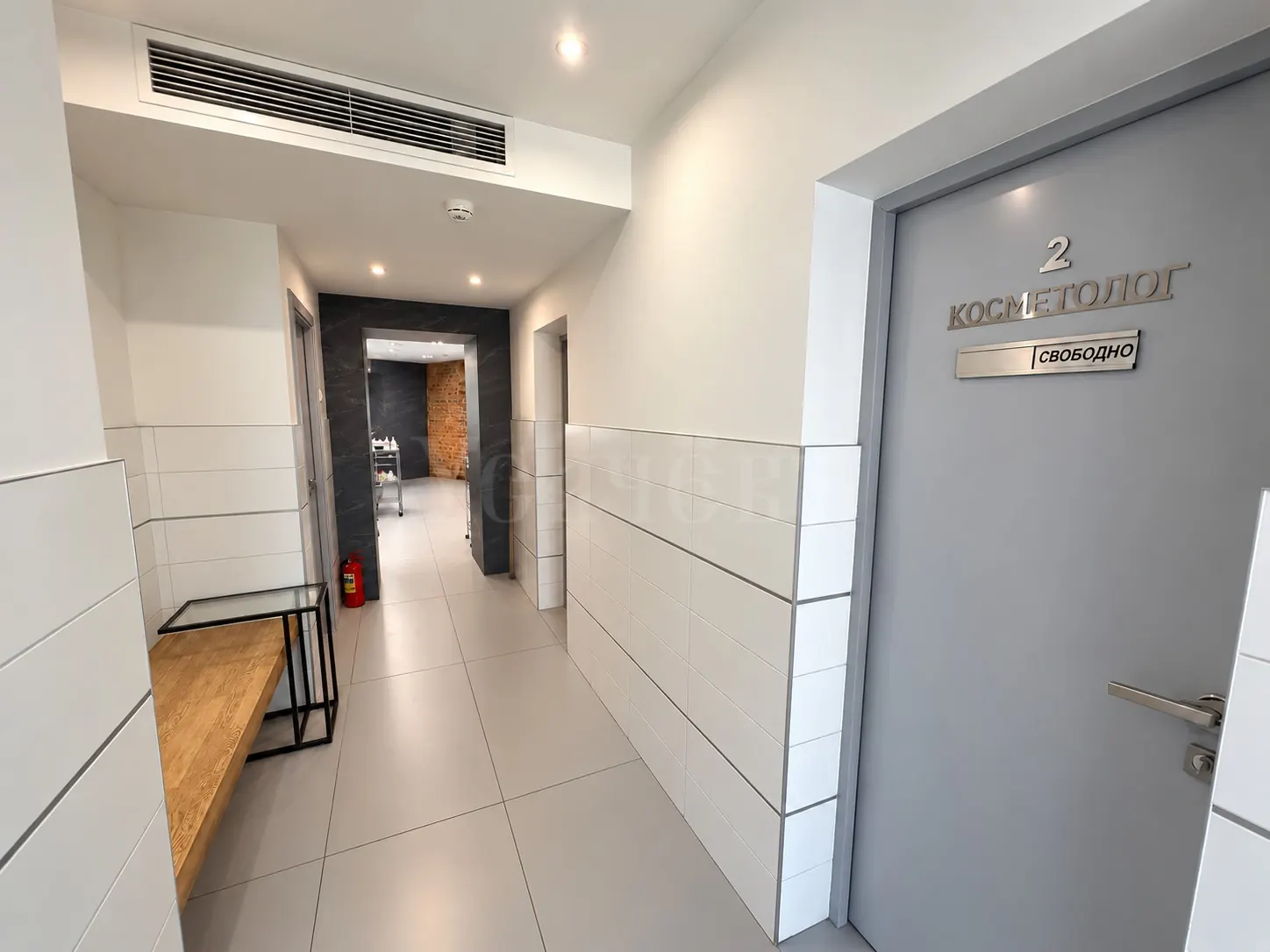 Коммерческое помещение 298,7 м²