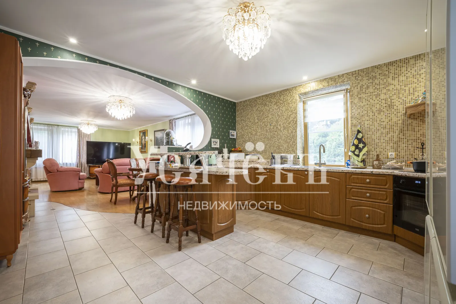 Загородный дом 455 м²