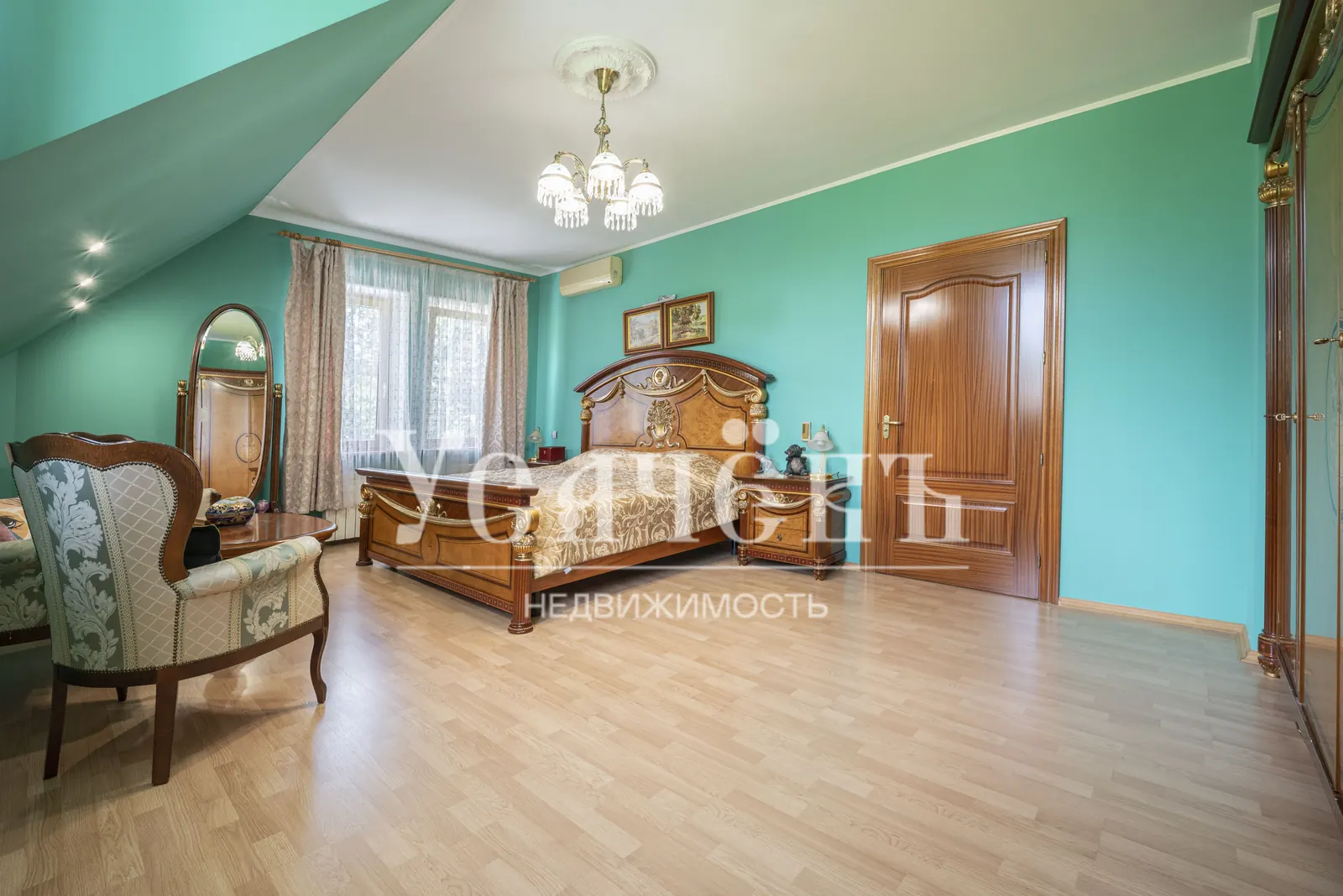 Загородный дом 455 м²