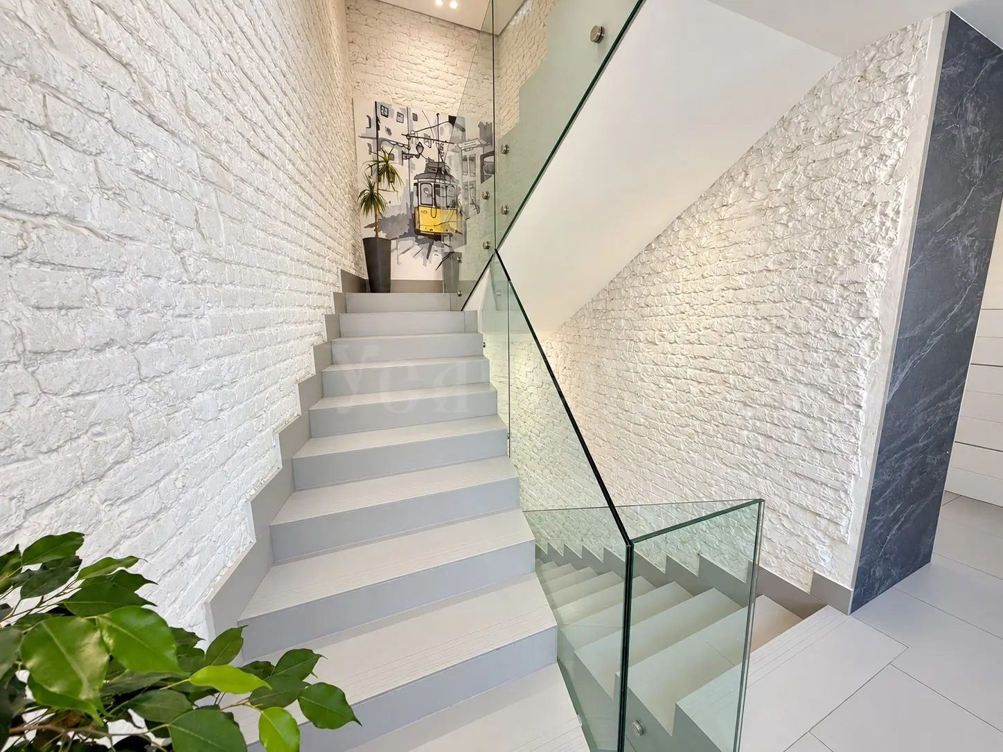 Коммерческое помещение 298,7 м²