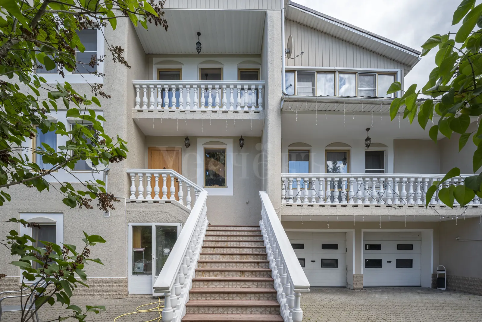 Загородный дом 454,9 м²