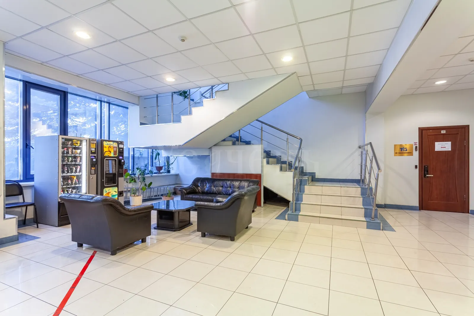 Коммерческое помещение 4 548 м²
