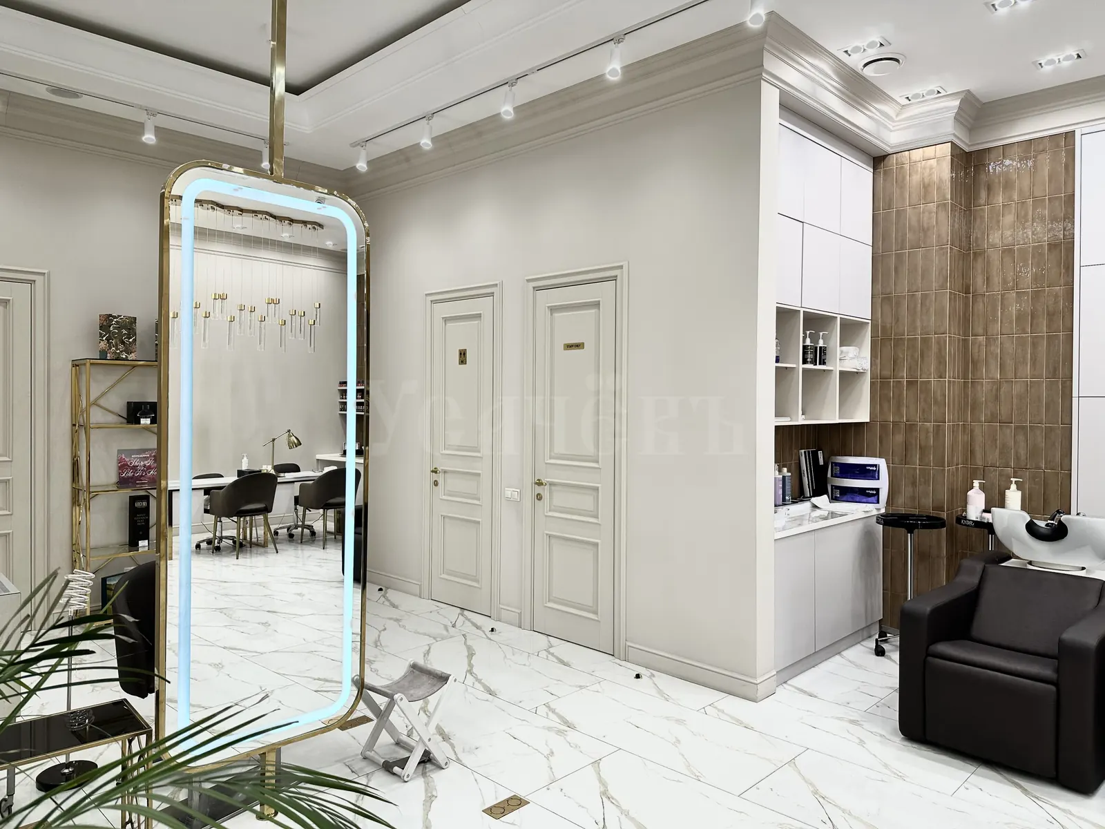 Коммерческое помещение 146,3 м² в ЖК «Миракс Парк»