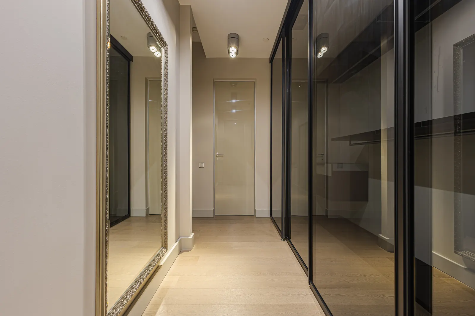 3-комнатная квартира 190 м² в ЖК «Город Столиц»