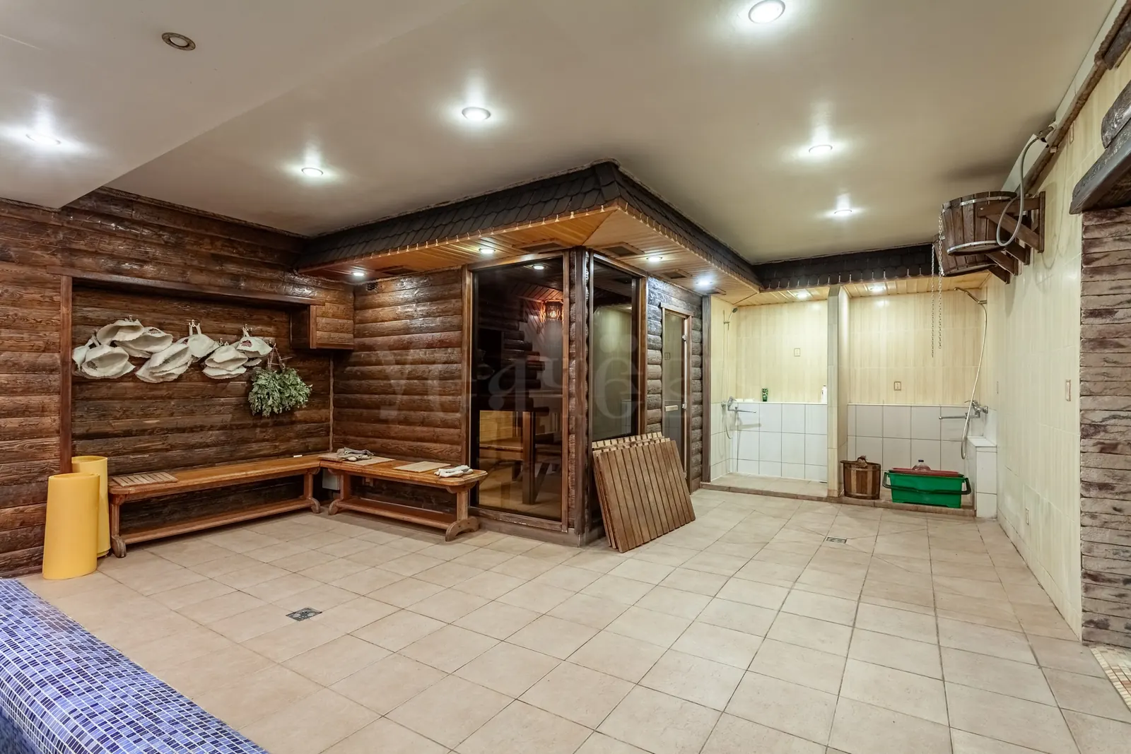 Коммерческое помещение 4 548 м²
