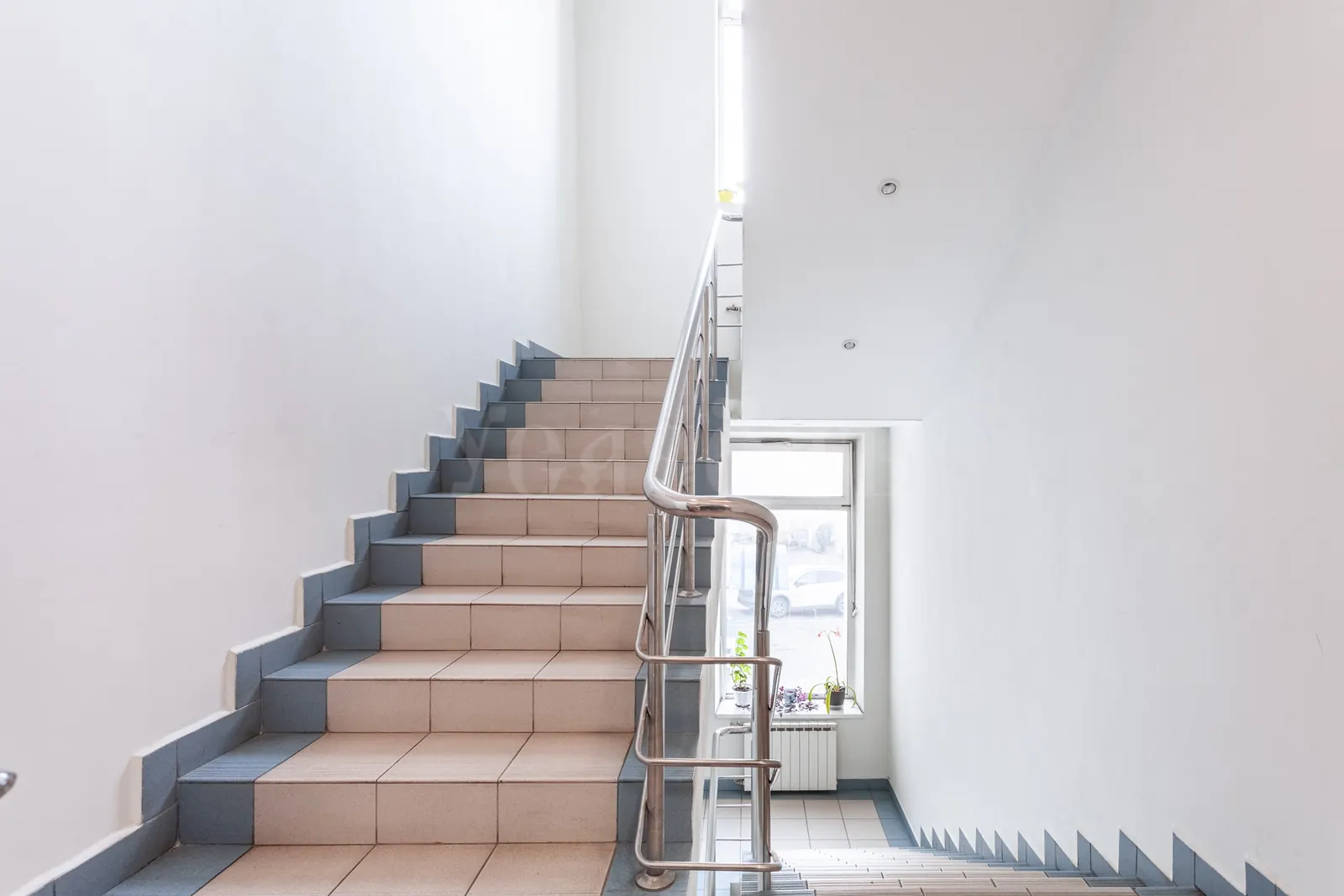 Коммерческое помещение 4 548 м²