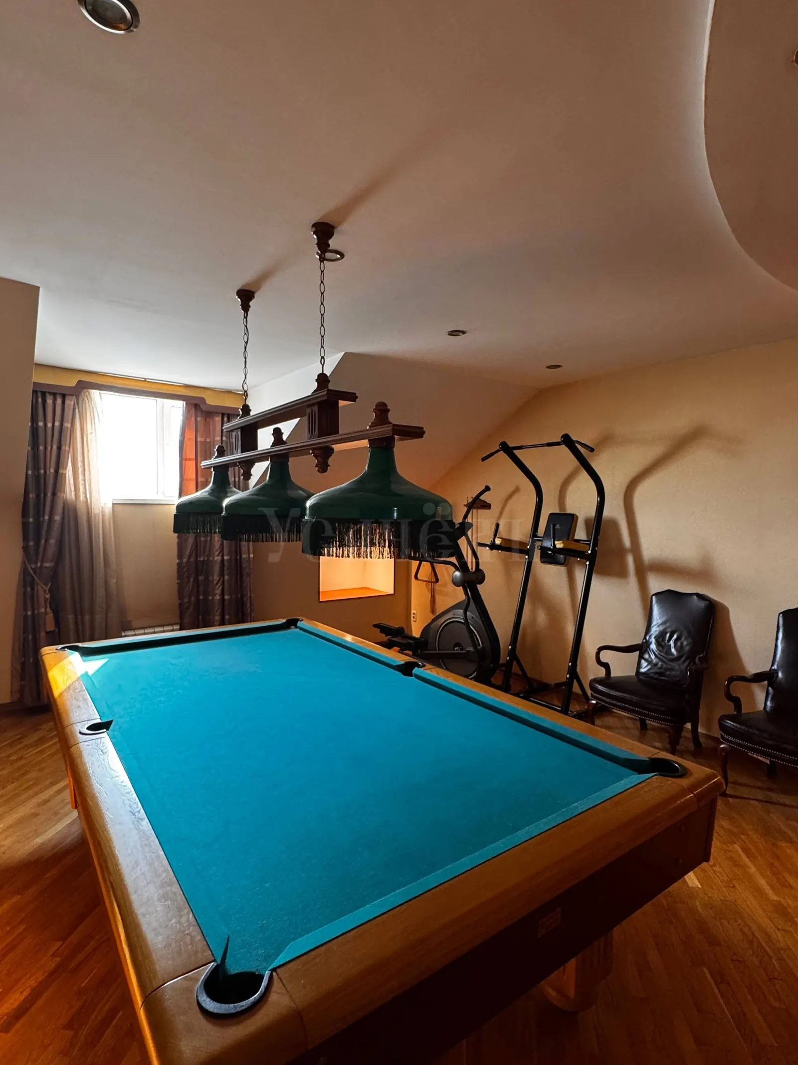 4-комнатная квартира 249,8 м²