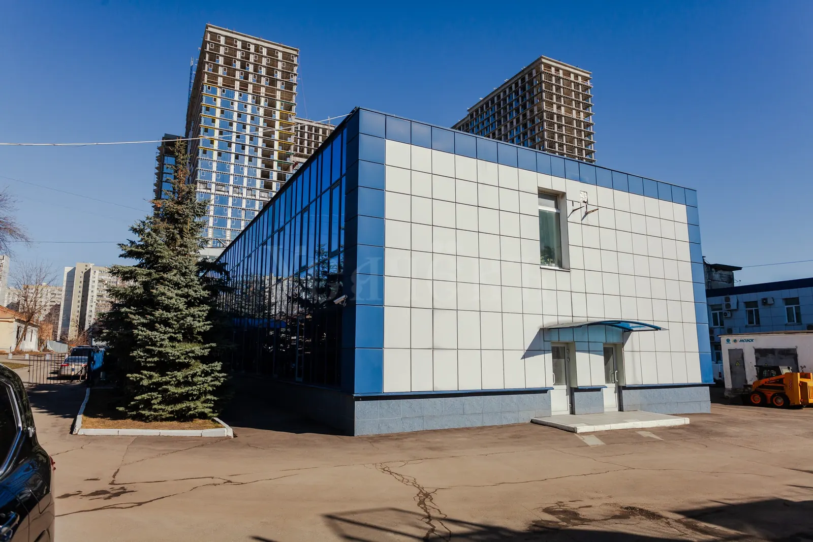 Коммерческое помещение 4 548 м²