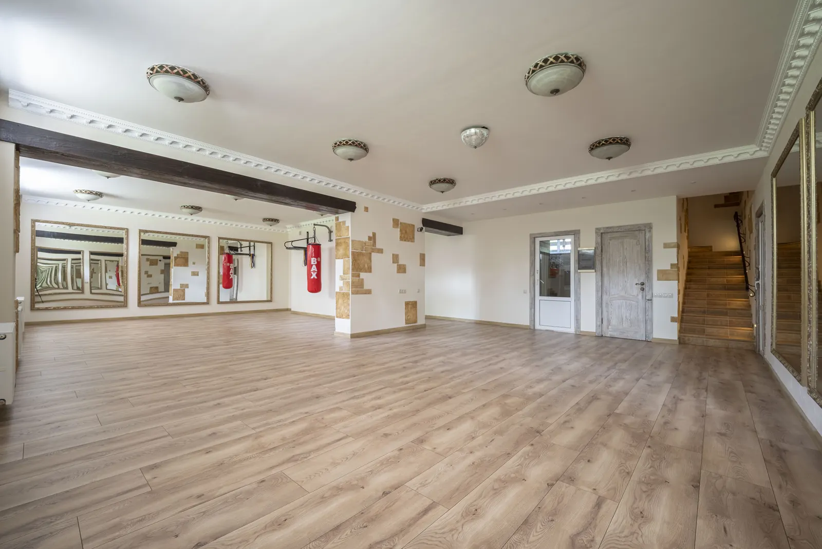 Загородный дом 518 м²