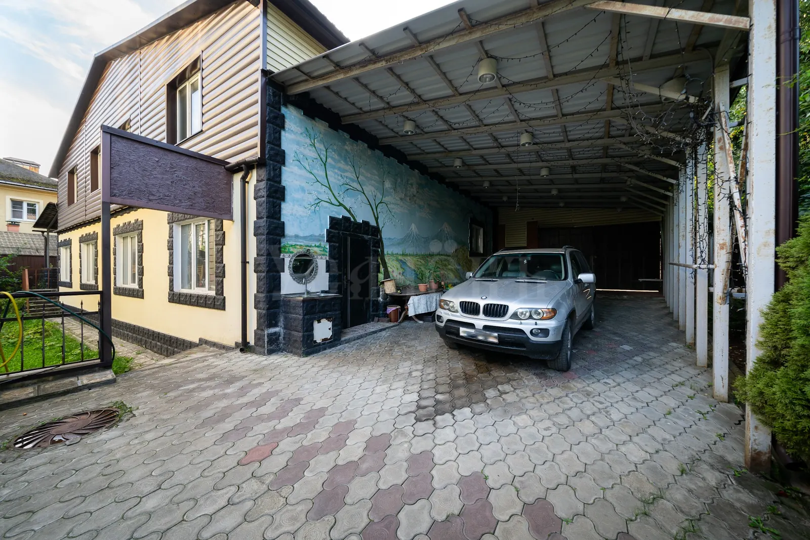 Загородный дом 970 м²