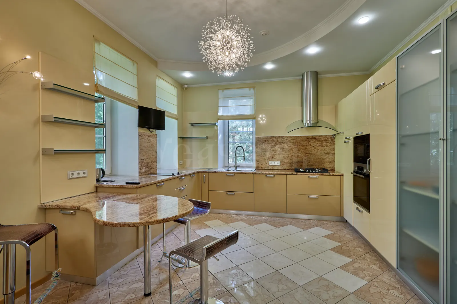 Загородный дом 450 м²
