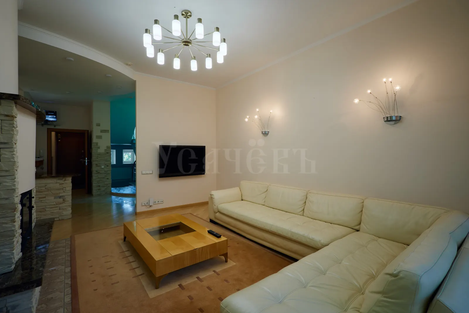 Загородный дом 450 м²