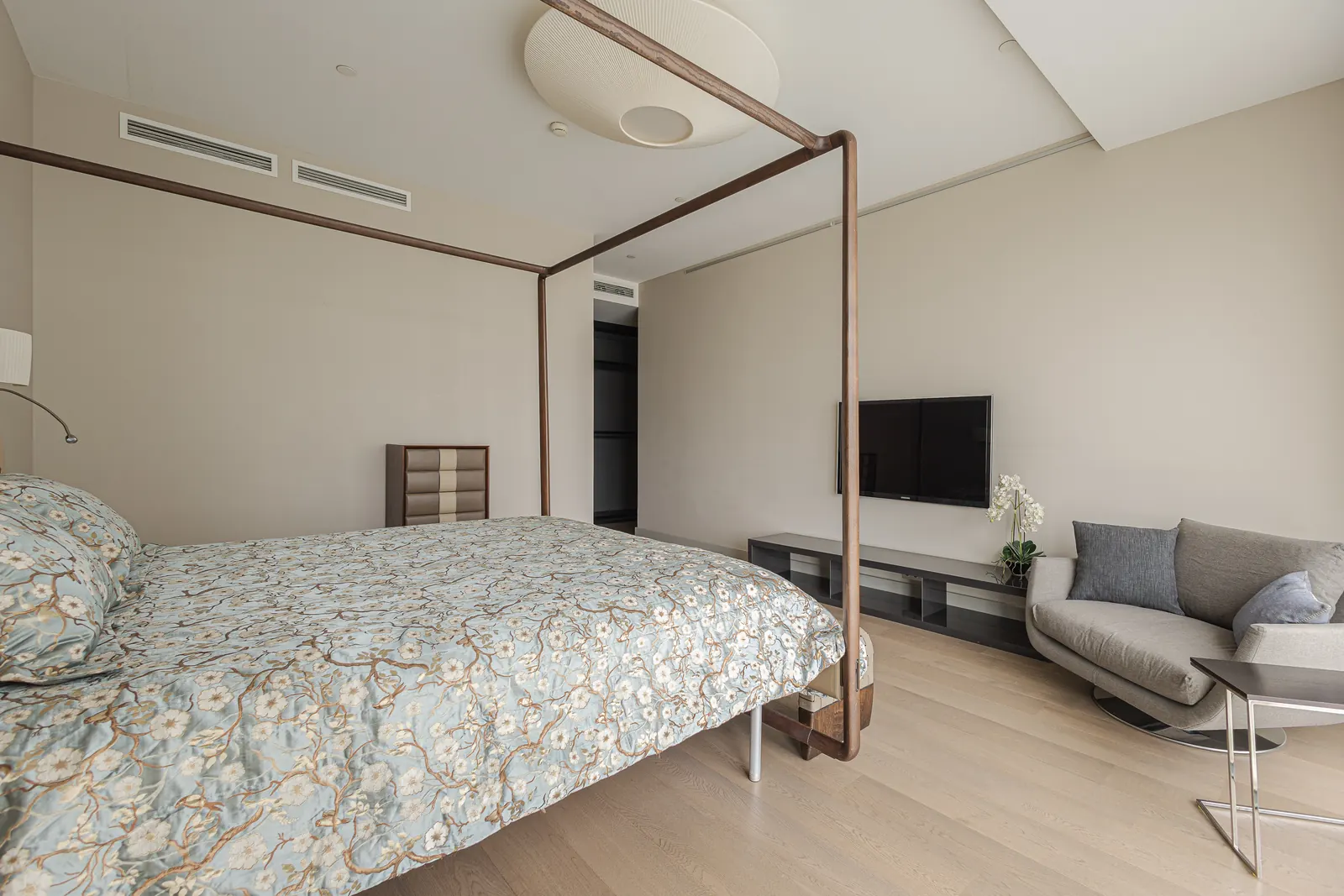 3-комнатная квартира 190 м² в ЖК «Город Столиц»