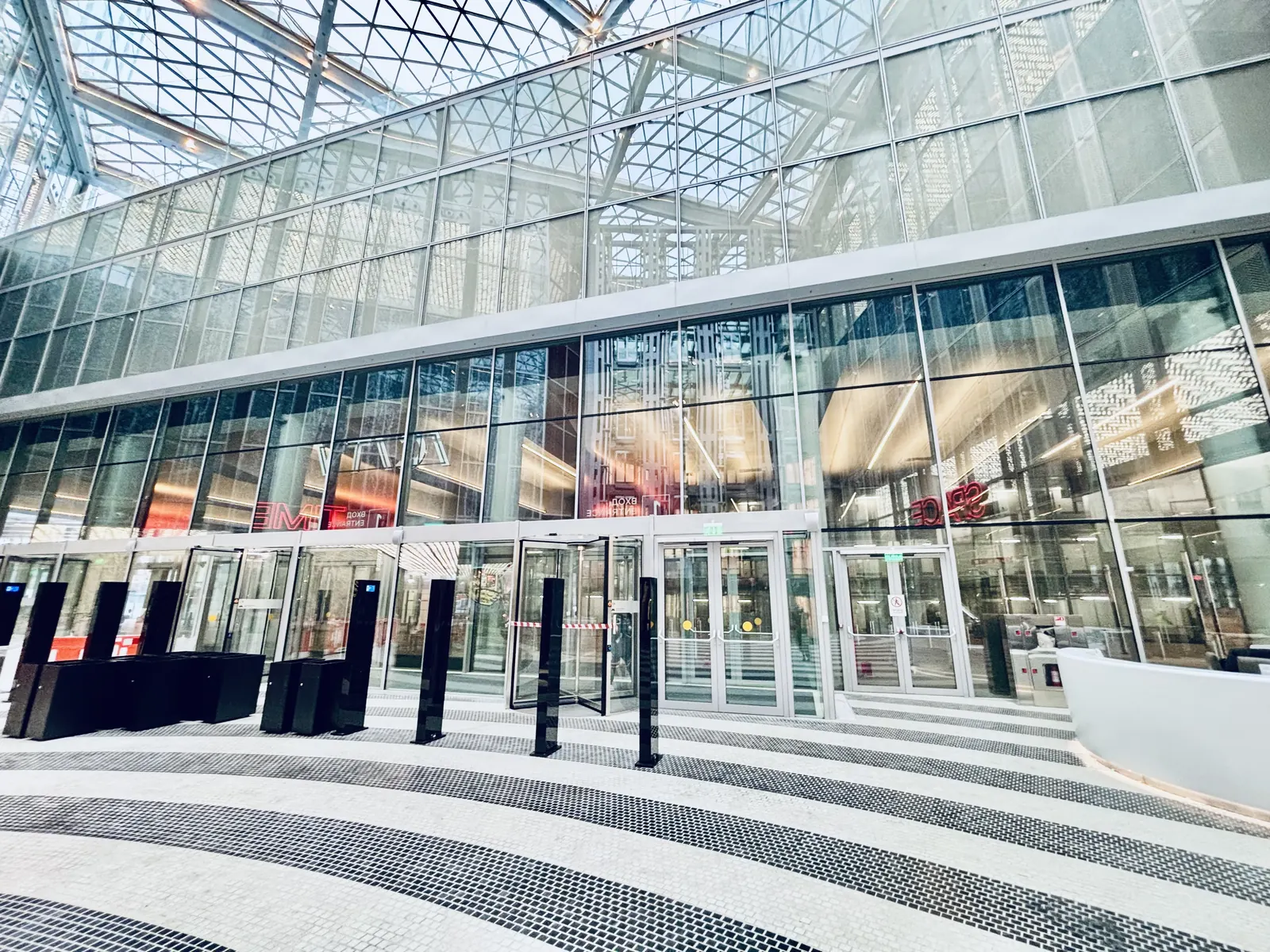 Коммерческое помещение 339,7 м² в ЖК «I-City»