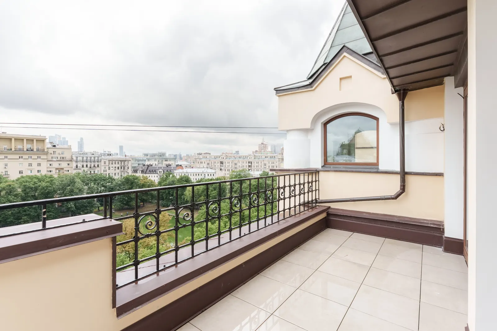 Квартира 541,8 м²