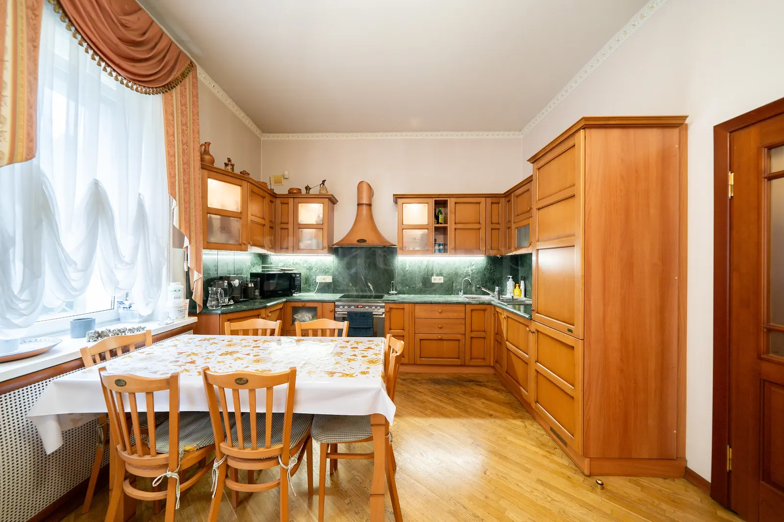 Загородный дом 968,7 м²