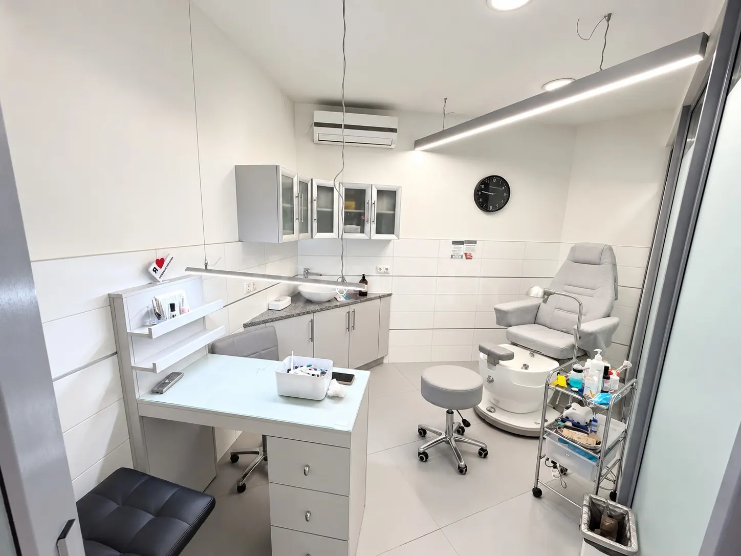 Коммерческое помещение 298,7 м²
