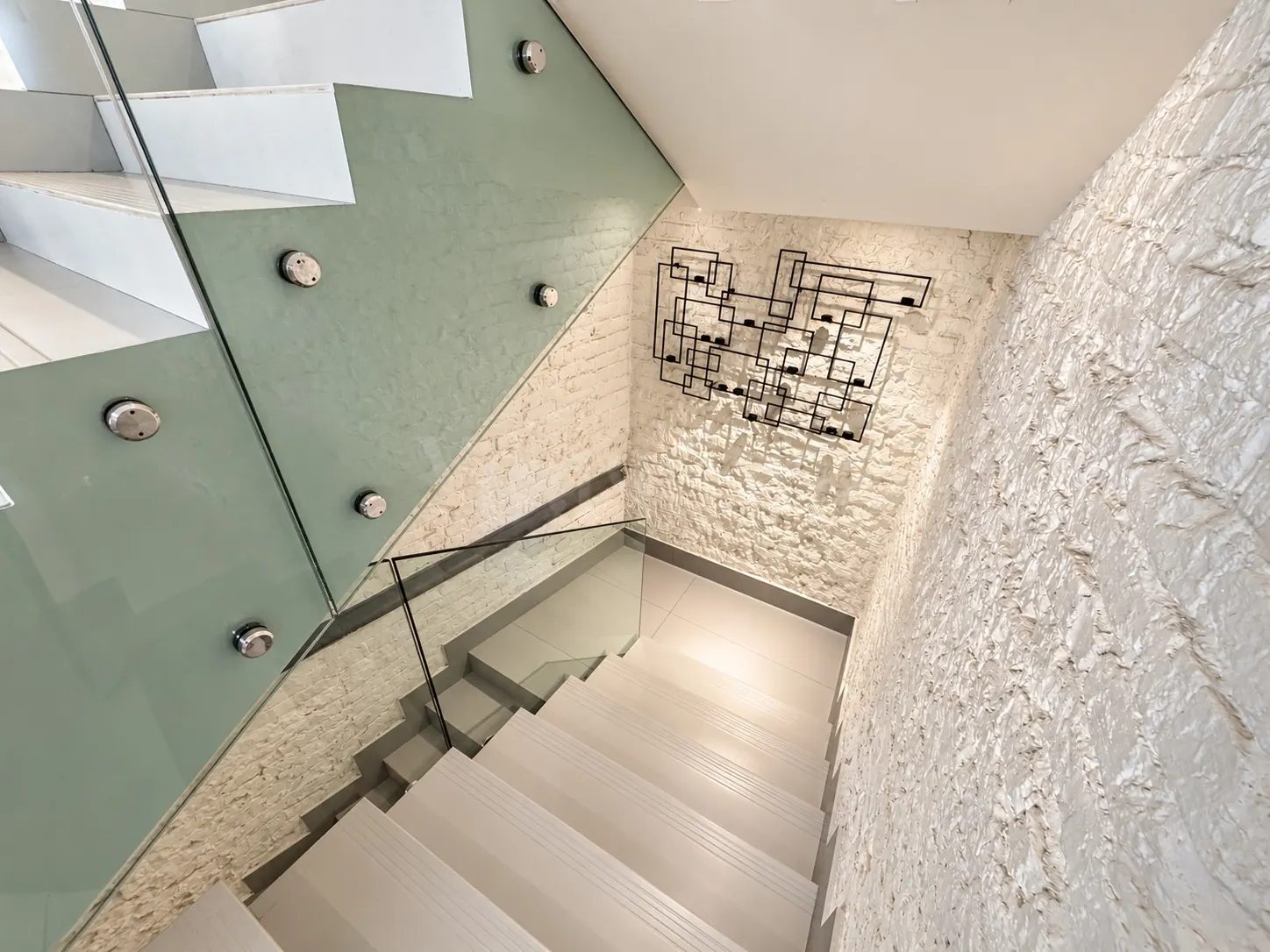 Коммерческое помещение 298,7 м²