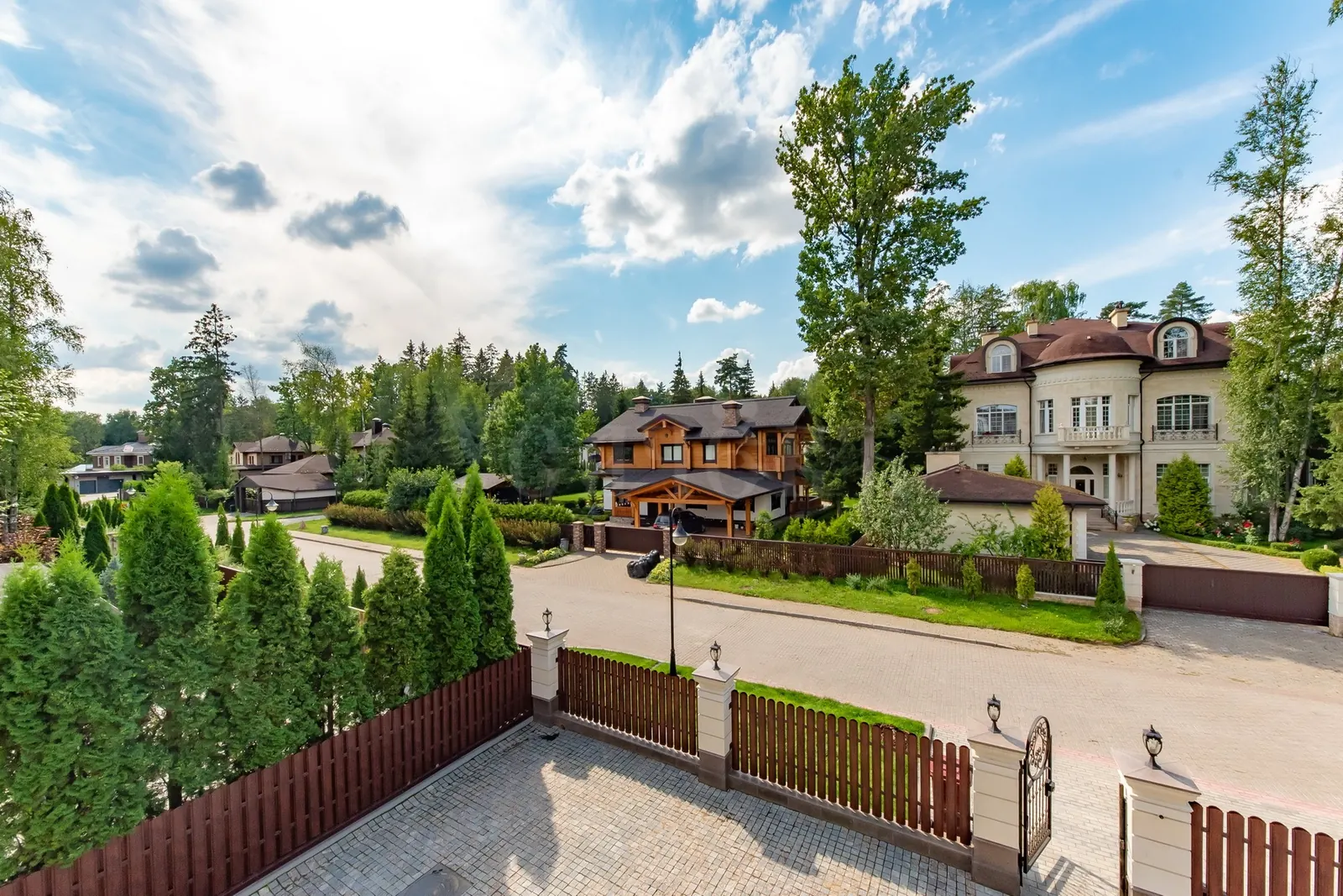 Загородный дом 480 м²