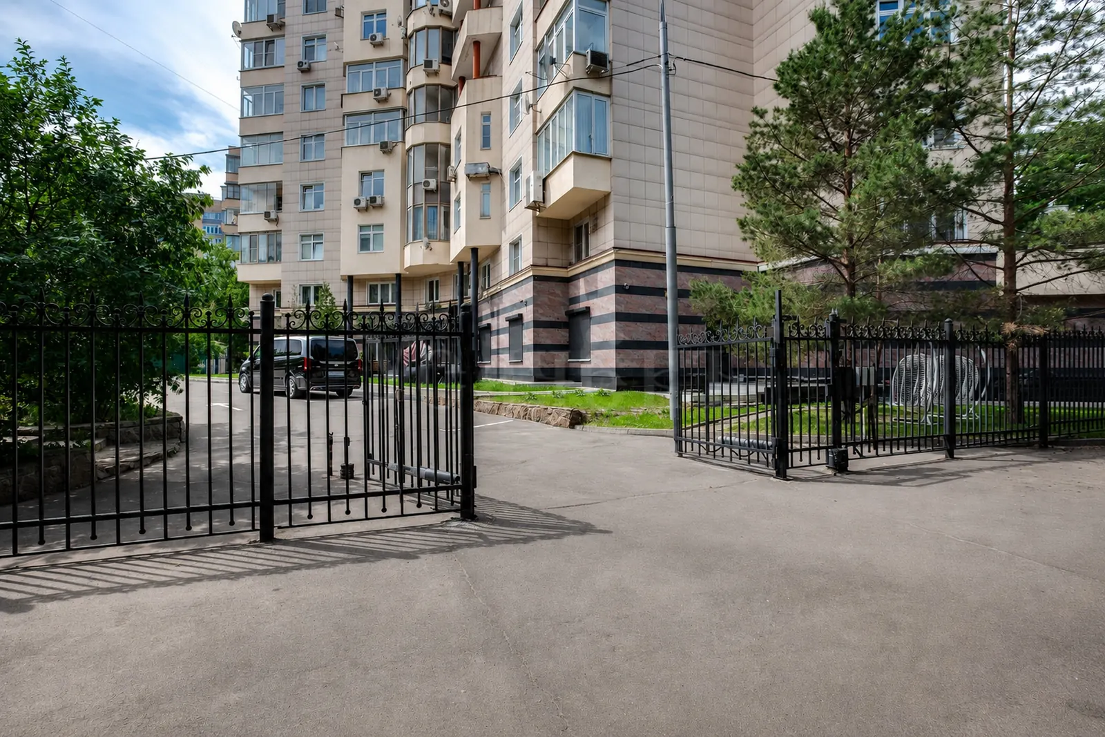 Коммерческое помещение 615,7 м²