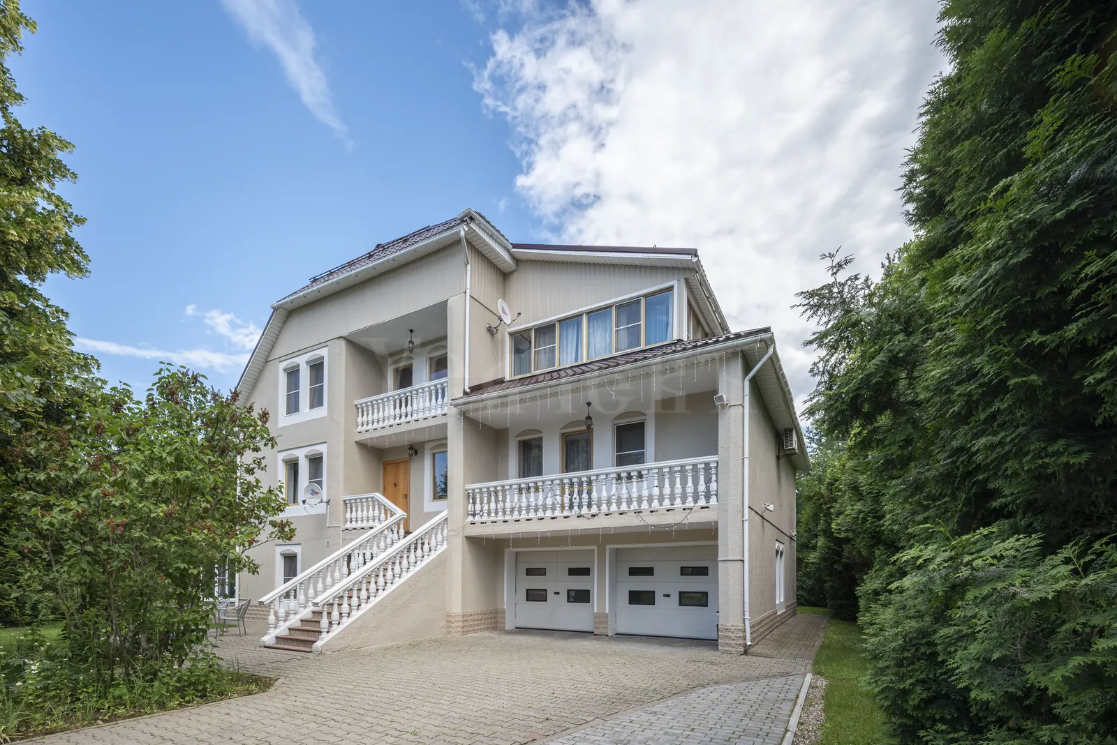 Загородный дом 454,9 м²