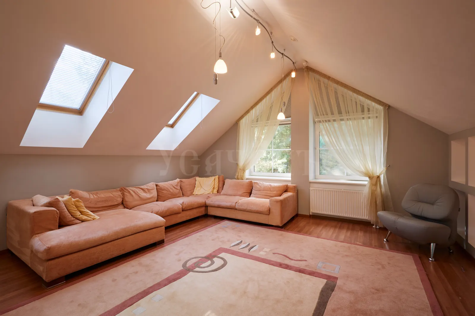 Загородный дом 450 м²