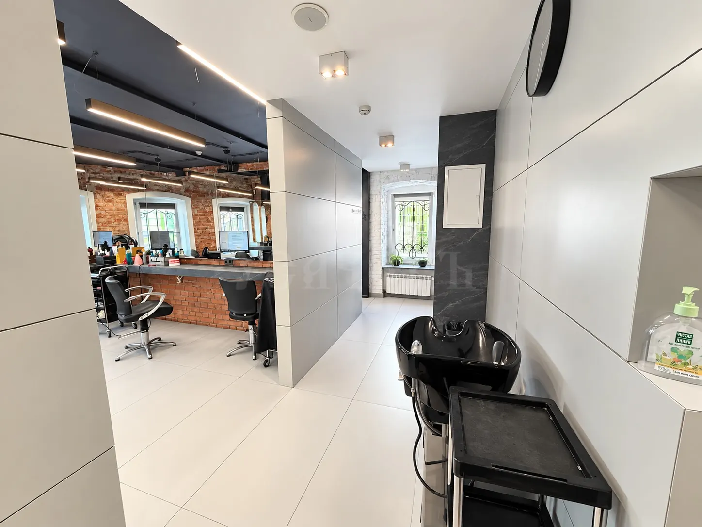 Коммерческое помещение 298,7 м²