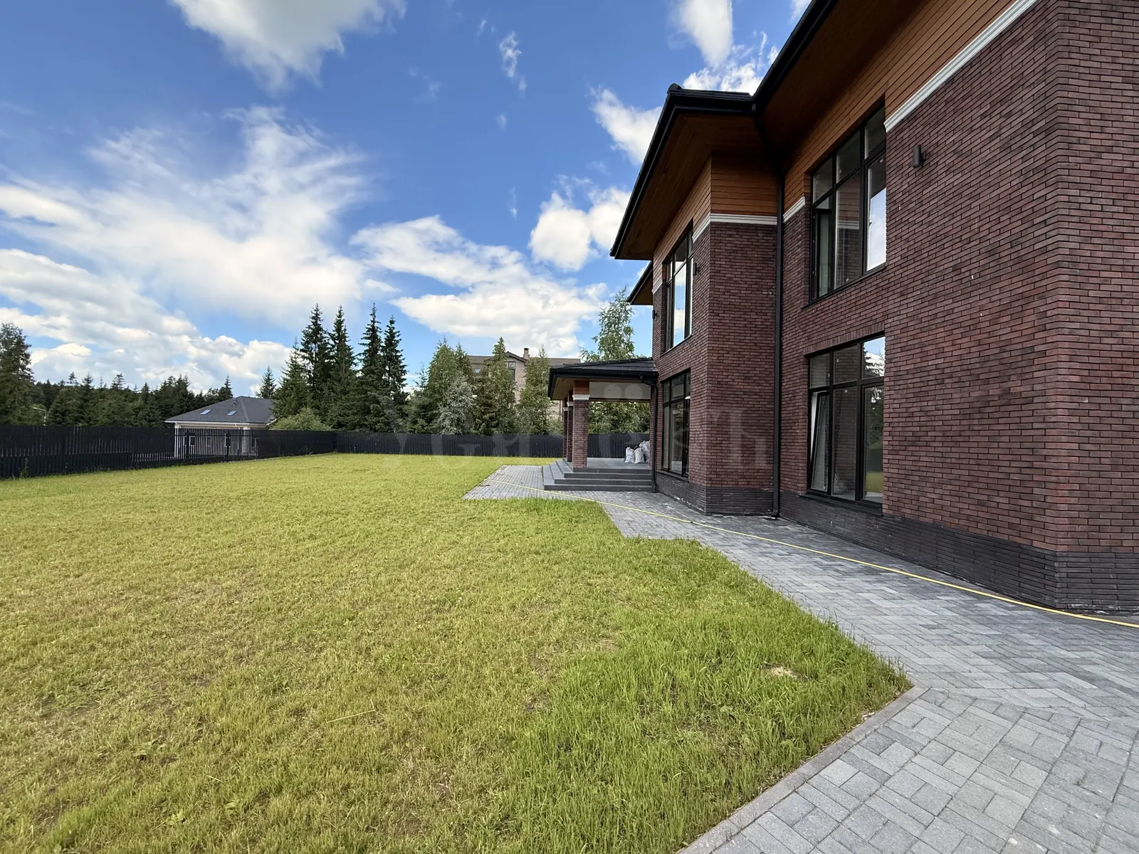 Загородный дом 330 м²