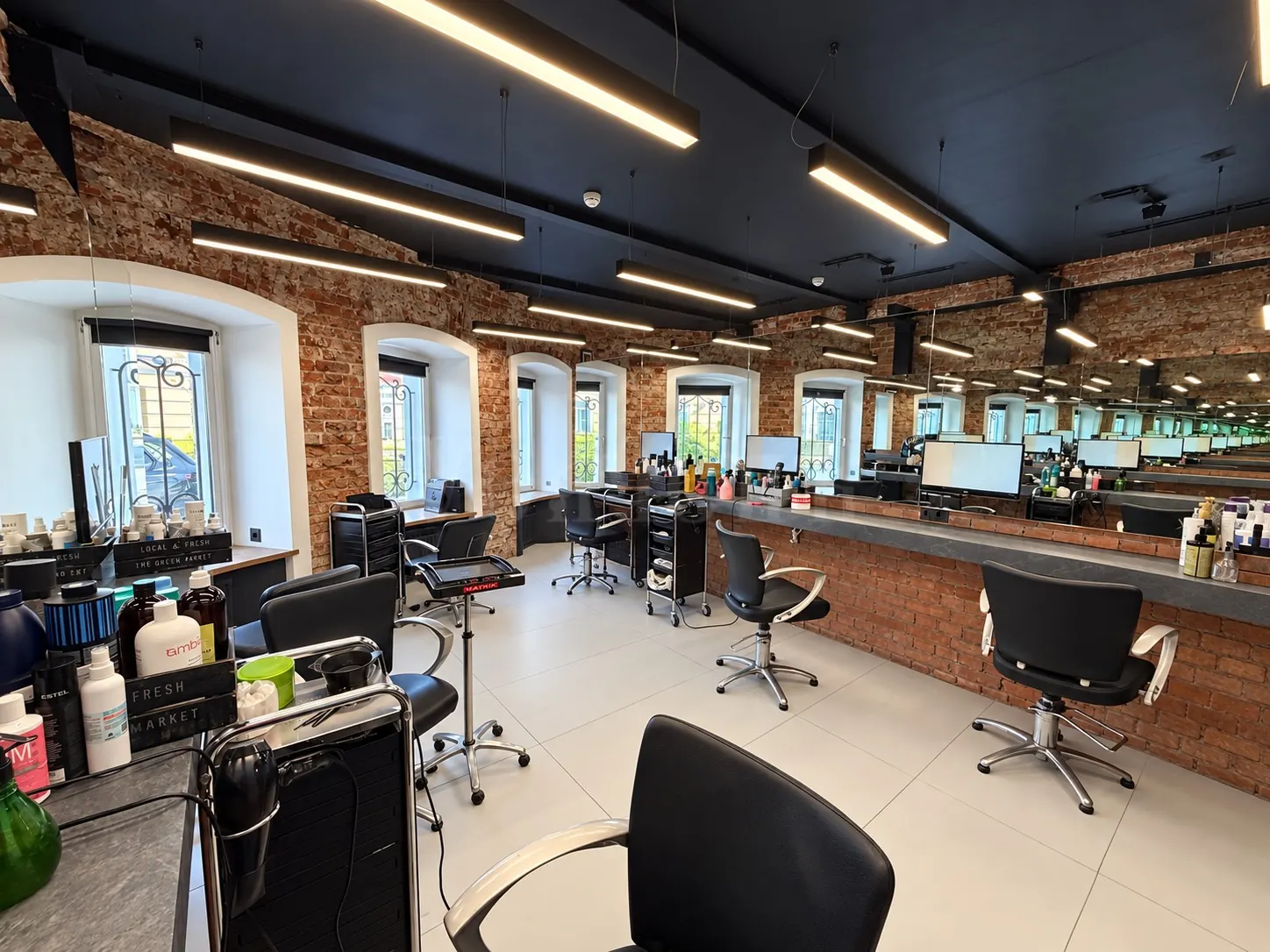 Коммерческое помещение 298,7 м²