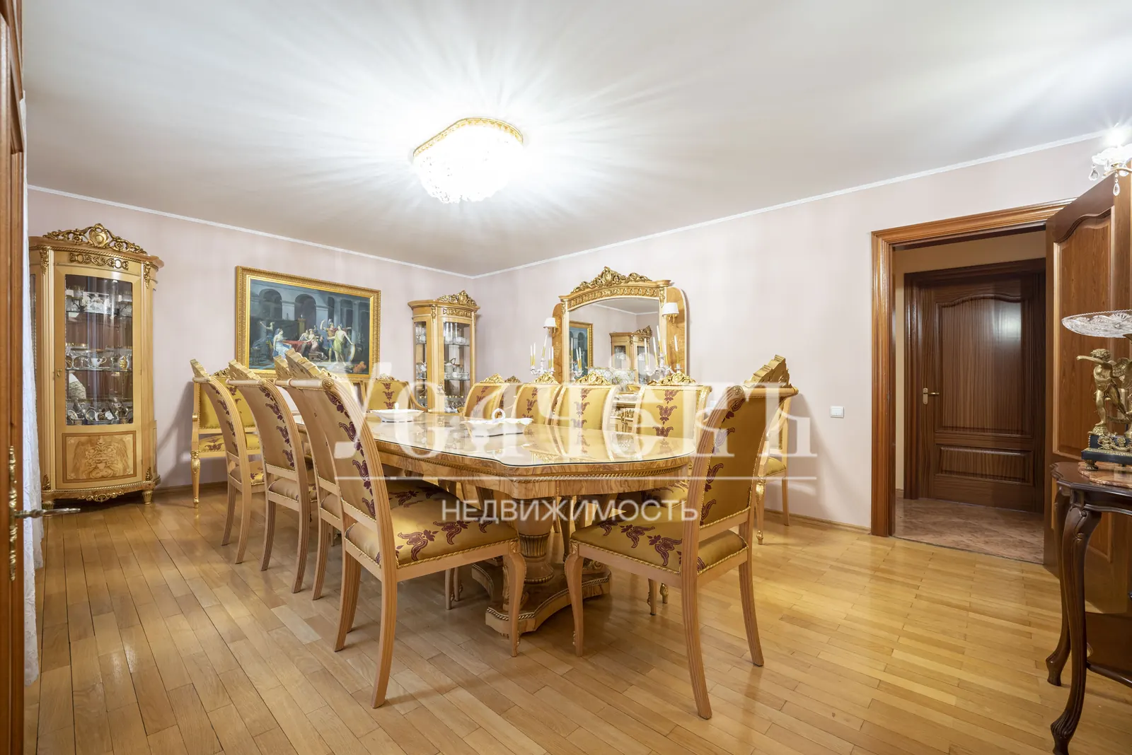 Загородный дом 455 м²