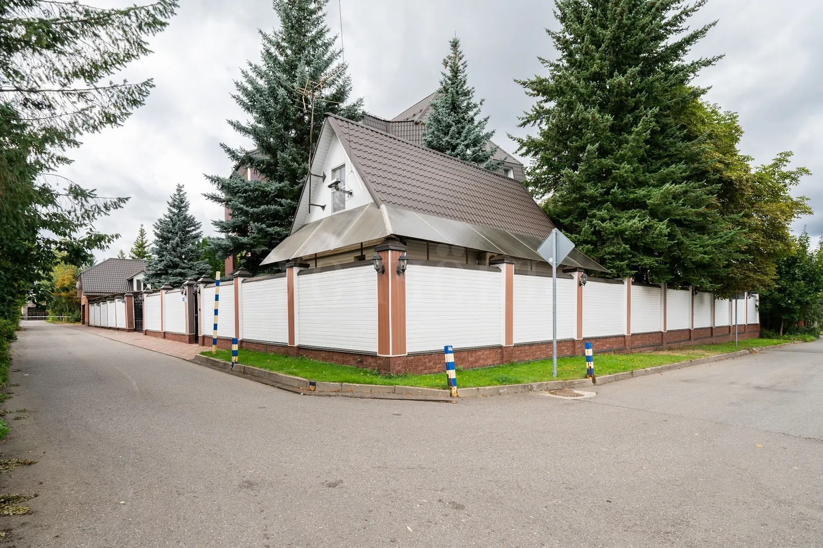 Загородный дом 968,7 м²
