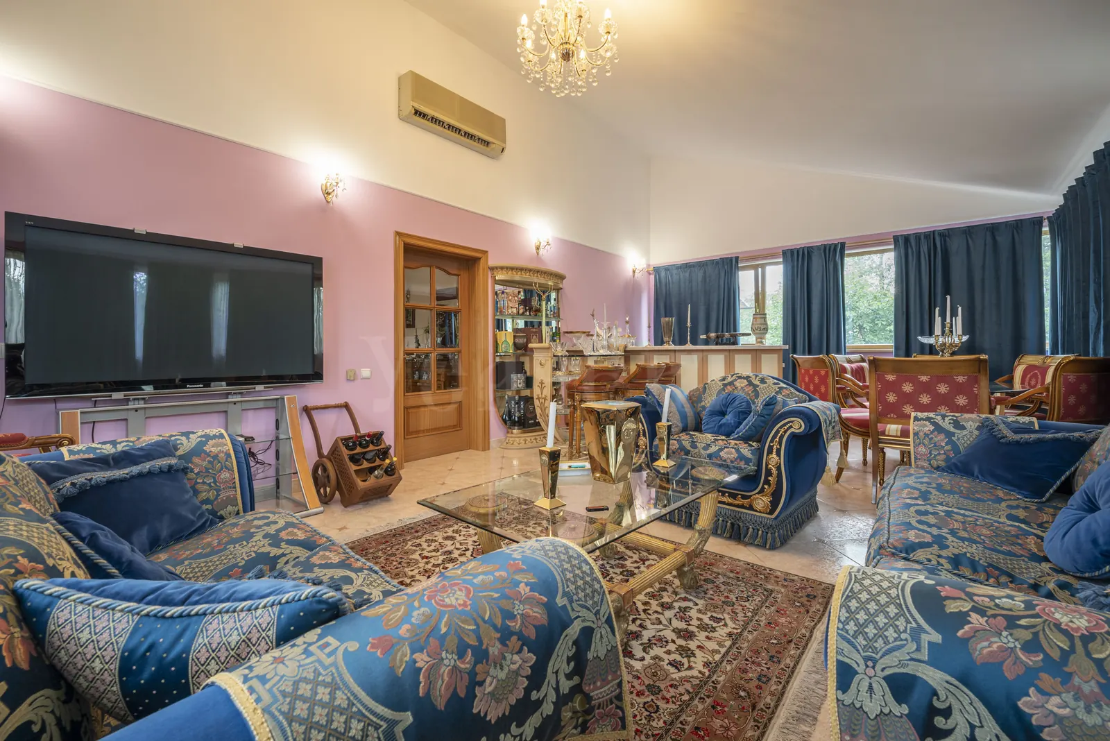 Загородный дом 454,9 м²