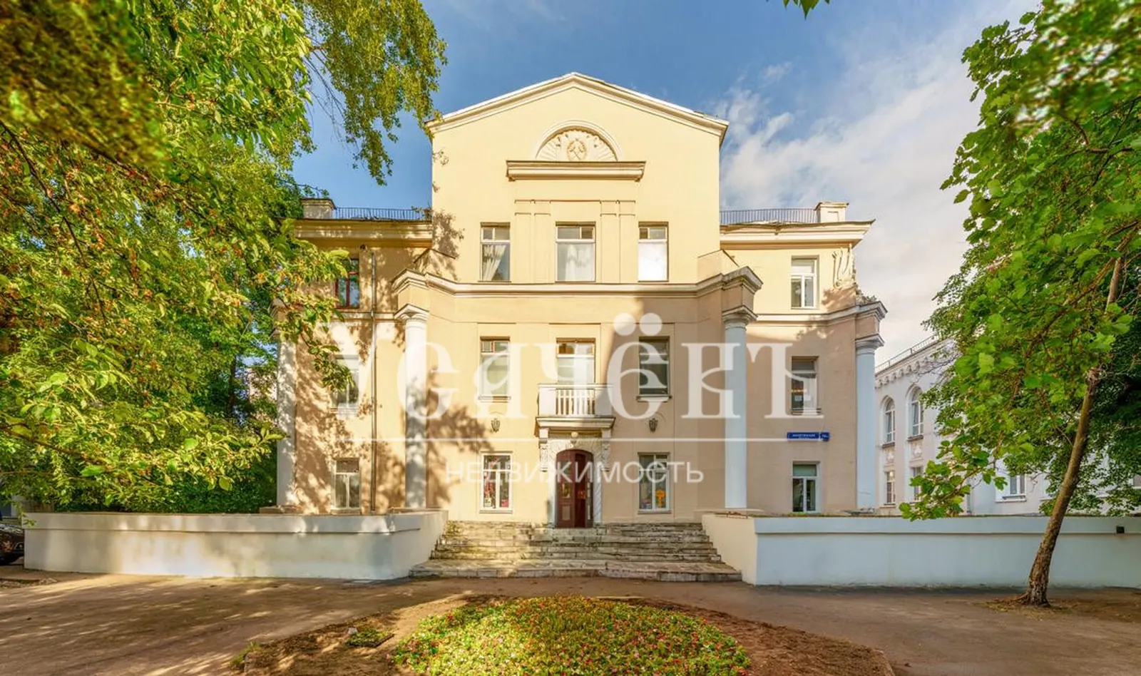 Коммерческое помещение 3 299,8 м²