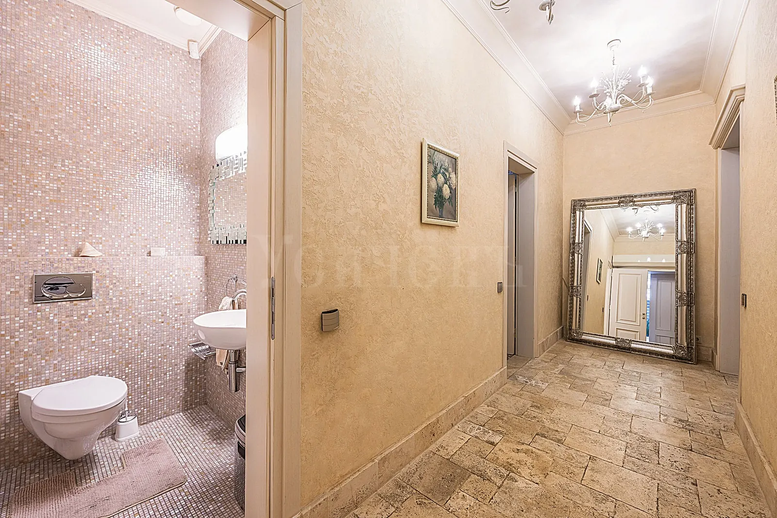 Загородный дом 915 м²