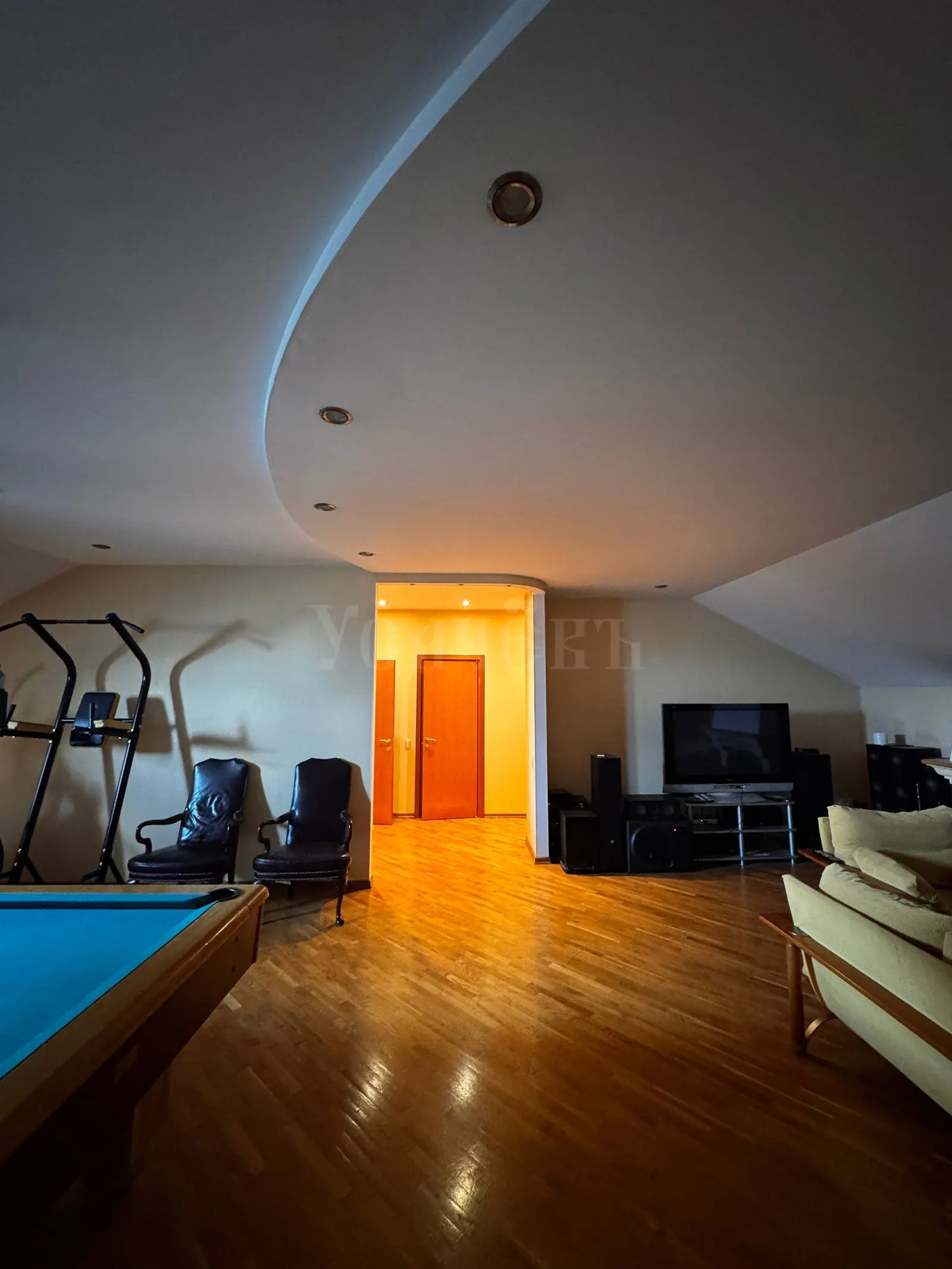 4-комнатная квартира 249,8 м²